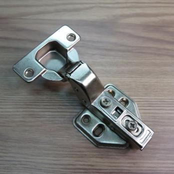 Петли мебельная внутренняя с доводчиком